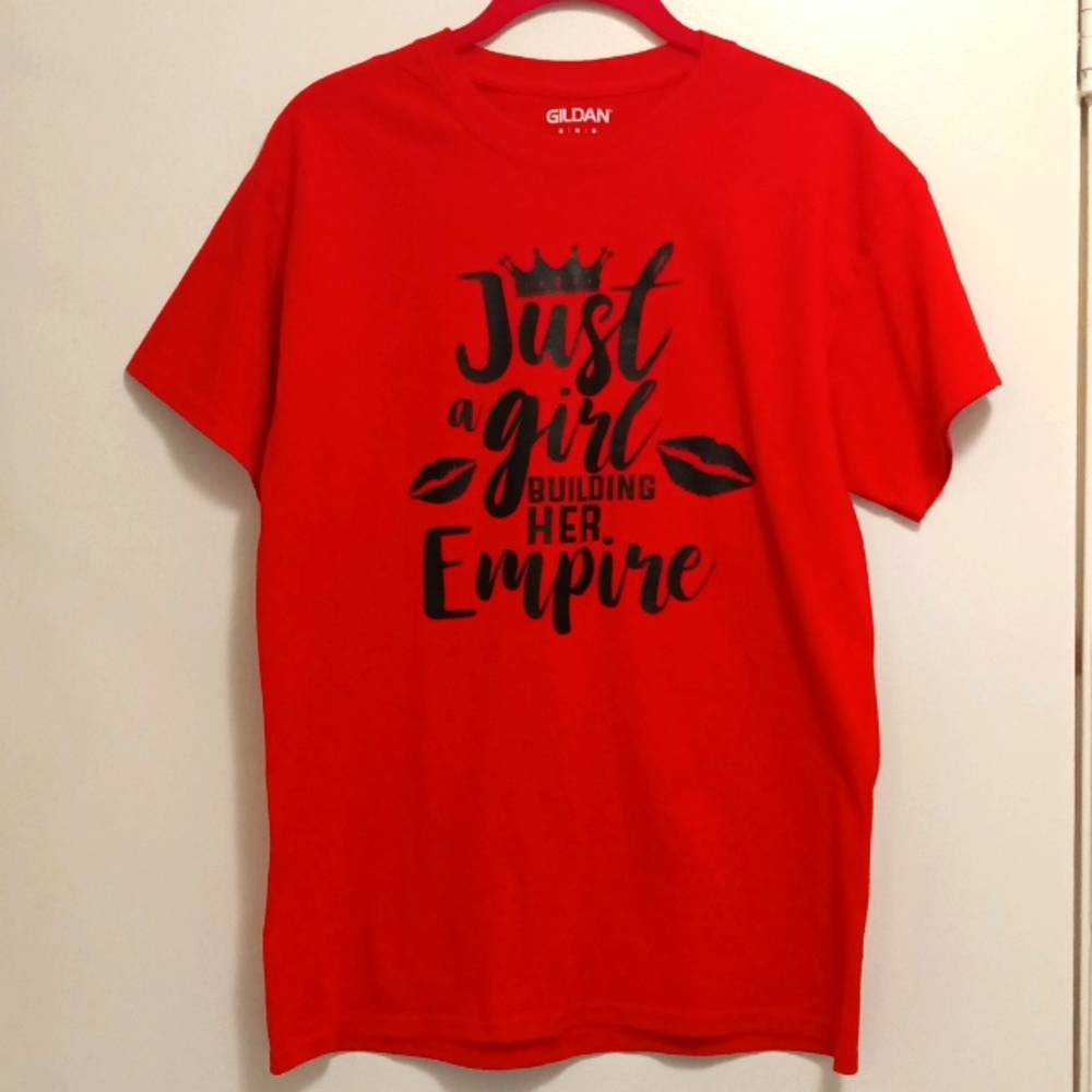 Gildan Medium Red Graphic T-shirt